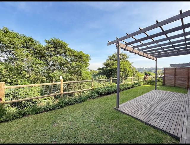 3 BEDROOM TOWNHOUSE FOR SALE IN SALT ROCK